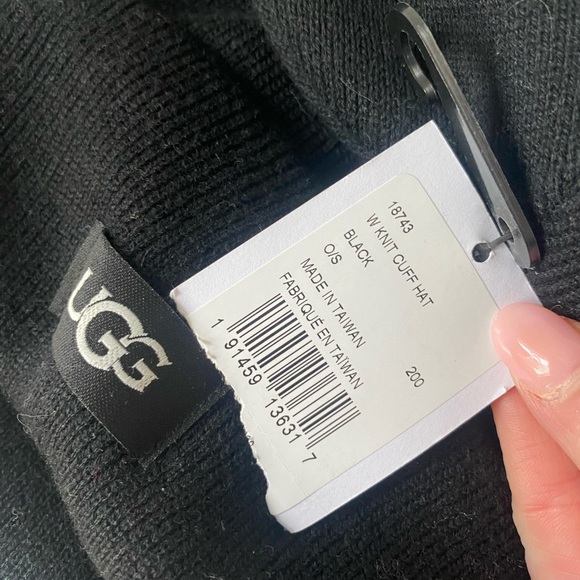 UGG Black Knit Beanie - Picture 2 of 3